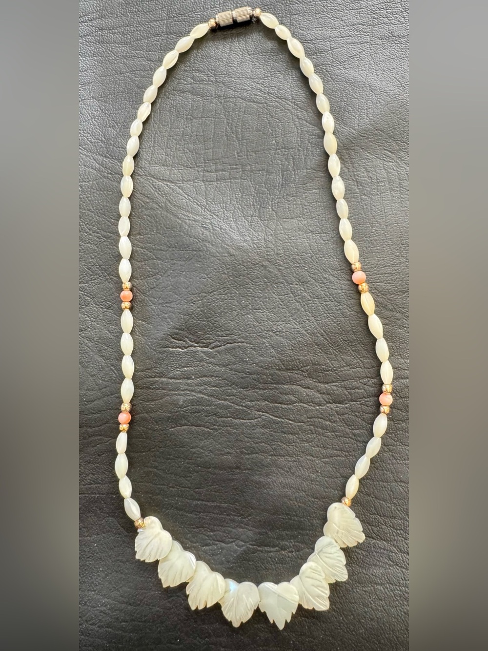 Elegant Cream Leaf Bead Necklace - Unbranded